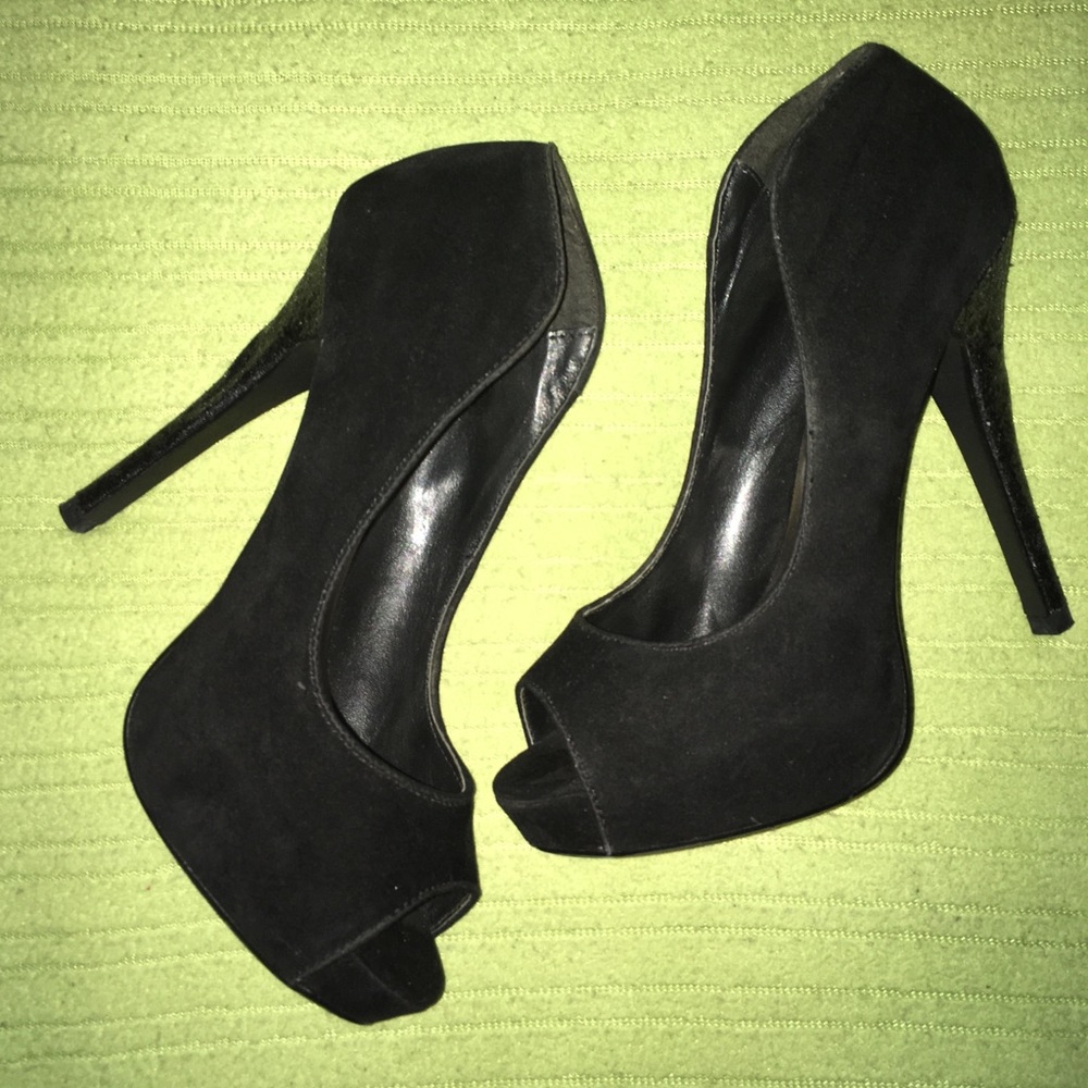 Black peep toe heels